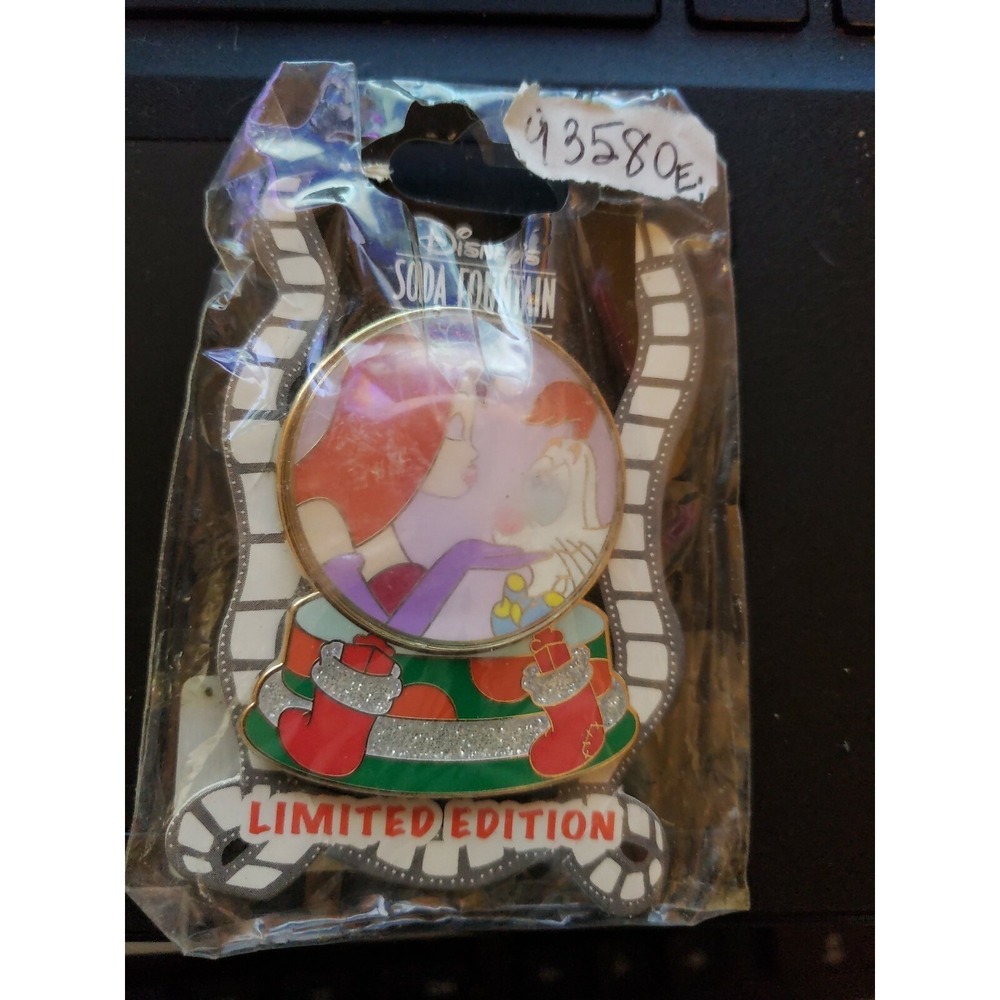 DIsney Pin Jessica Rabbit Snowglobe DSF Christmas 2012 2D Roger LE 300 93580 - Picture 2 of 3